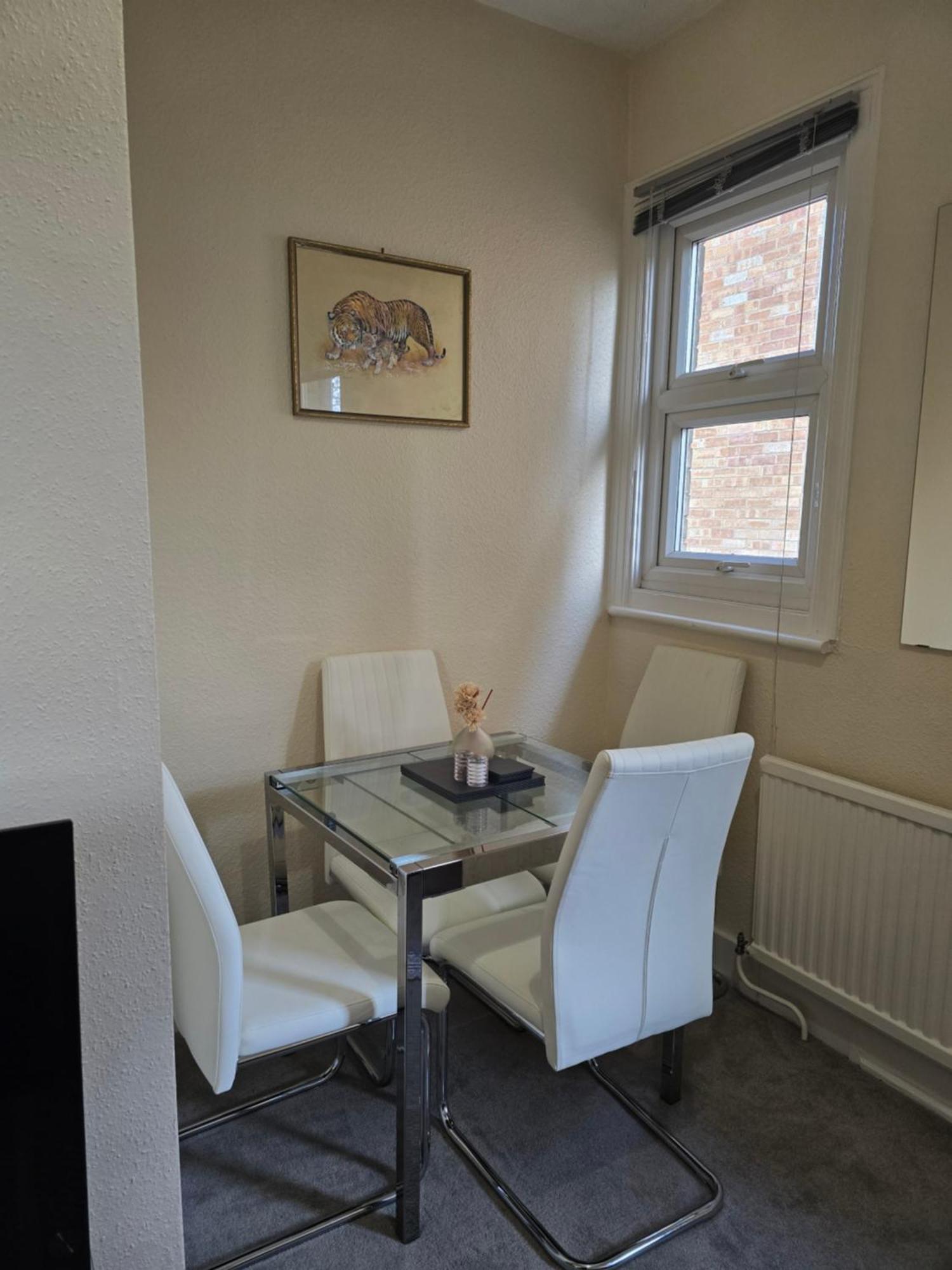 14B Malden Apartamento Watford  Exterior foto